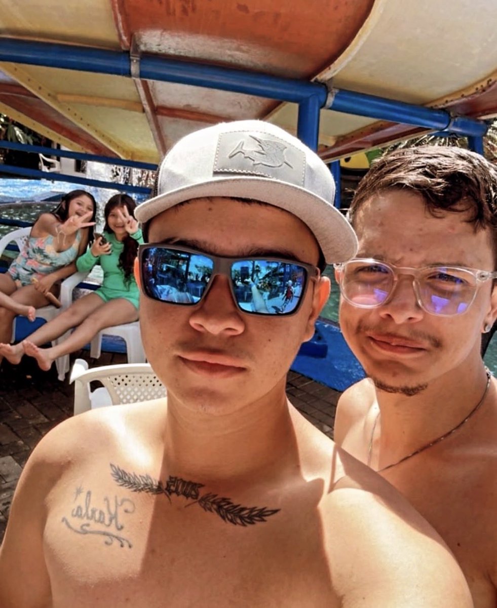 MaleCams tweet media