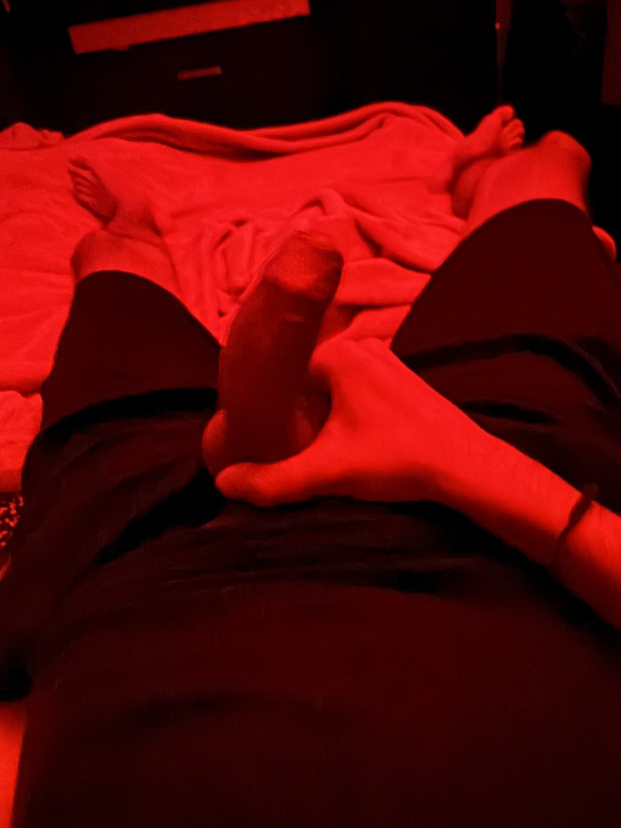 emeliobension's tweet photo. i love being a freak 😋 #freakyteen #nsfw #mlm #gay #bi https://t.co/eXlIOjvzAm