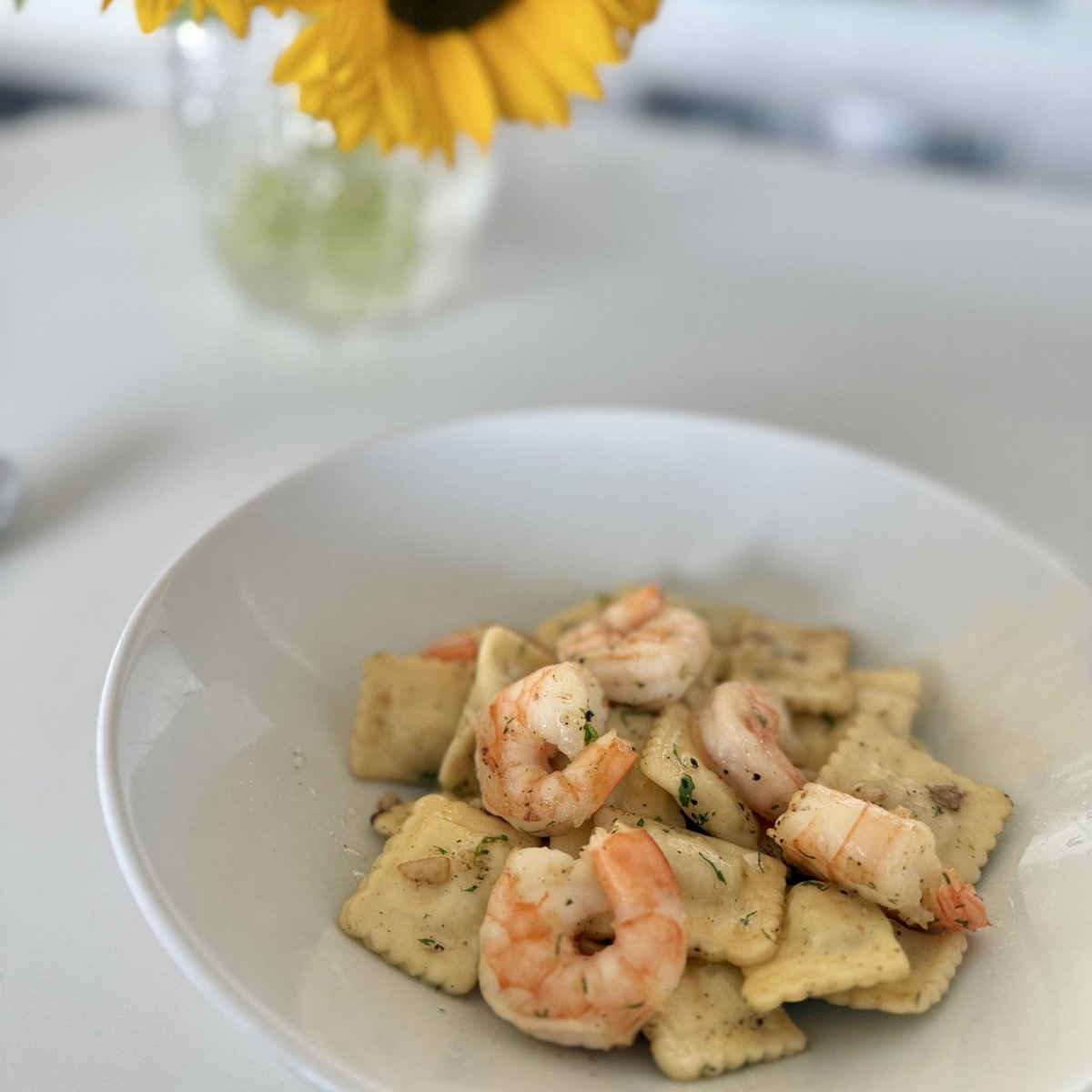 แฮปปี้ละ วันนี้ทำราวิโอลี่กิน ฉลองครัวบ้านใหม่แบบโคตรจะ simple menu แต่อร่อยมั่ก ฟินนนนนนน💛