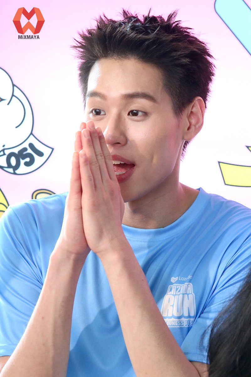 webmixmaya's tweet photo. ม่อนชิชิสุดหล่อ✨
“บิวกิ้น-พุฒิพงศ์” ช่วงสัมภาษณ์กับสื่อมวลชนใน ‘Lazada Run Wellness Fest’ ร่วมสร้างปรากฎการณ์ ‘Guinness world record’ ฉลองวันเกิดลาซาด้า 💙🩷

Lazada Run Wellness Fest

#LZDRunWellnessFest
#บิวกิ้นพีพี #bkpp
#bbillkin https://t.co/nhEj2FiqYY