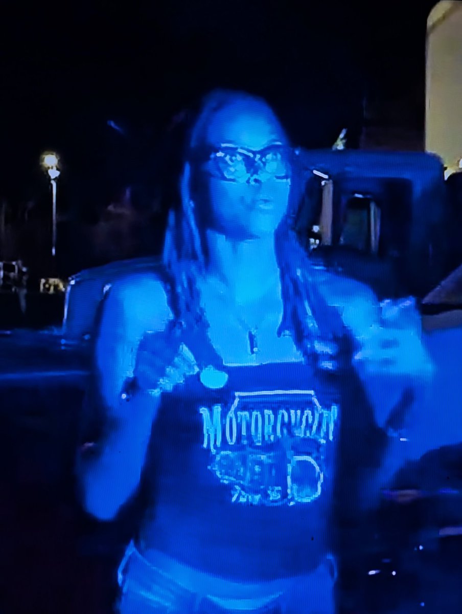 LividPd's tweet image. She's the kind of girl who only dates guys who call her "Bro" #oplive #dummy