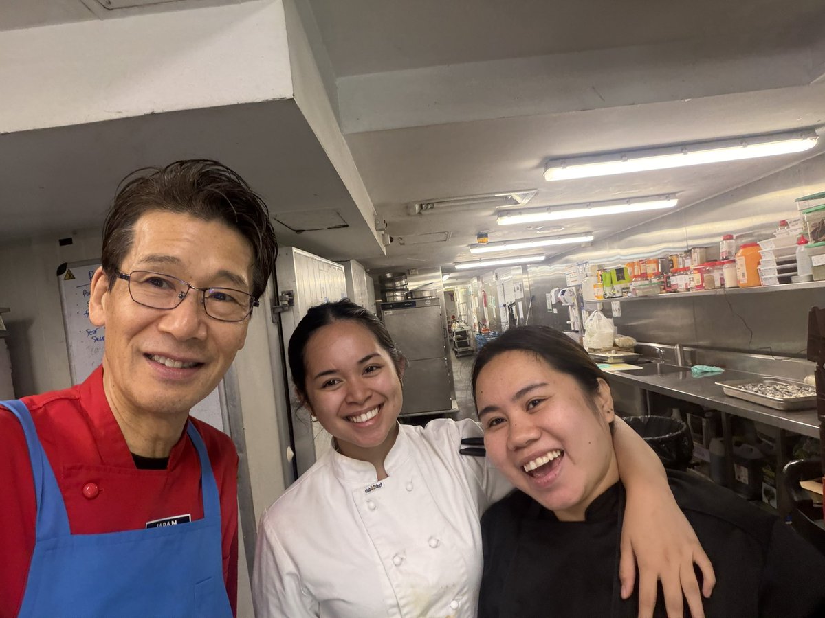 僕にまで優勝メダル🙇‍♂️。ホテルスタッフの皆さま日本から応援して頂いた皆さまありがとうございました。日本帰ります。
#なでしこジャパン