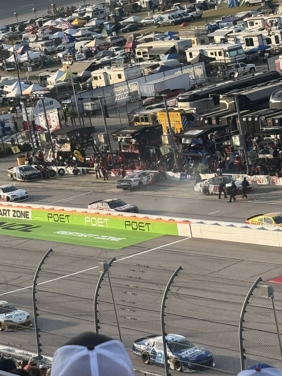 EpicGreenThunder tweet media