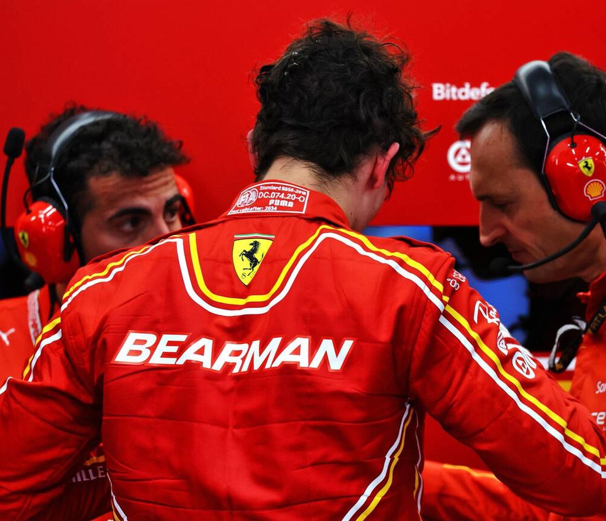 Ferrari em 2027? Bearman responde rumores ao podcast Back at Base sobre futuro e deixa decisão em aberto.

"Antes de tudo, não é meu trabalho cuidar disso; se houver qualquer conversa, isso fica entre o meu empresário e qualquer equipe com a qual ele vá falar."

"Eu ainda tenho