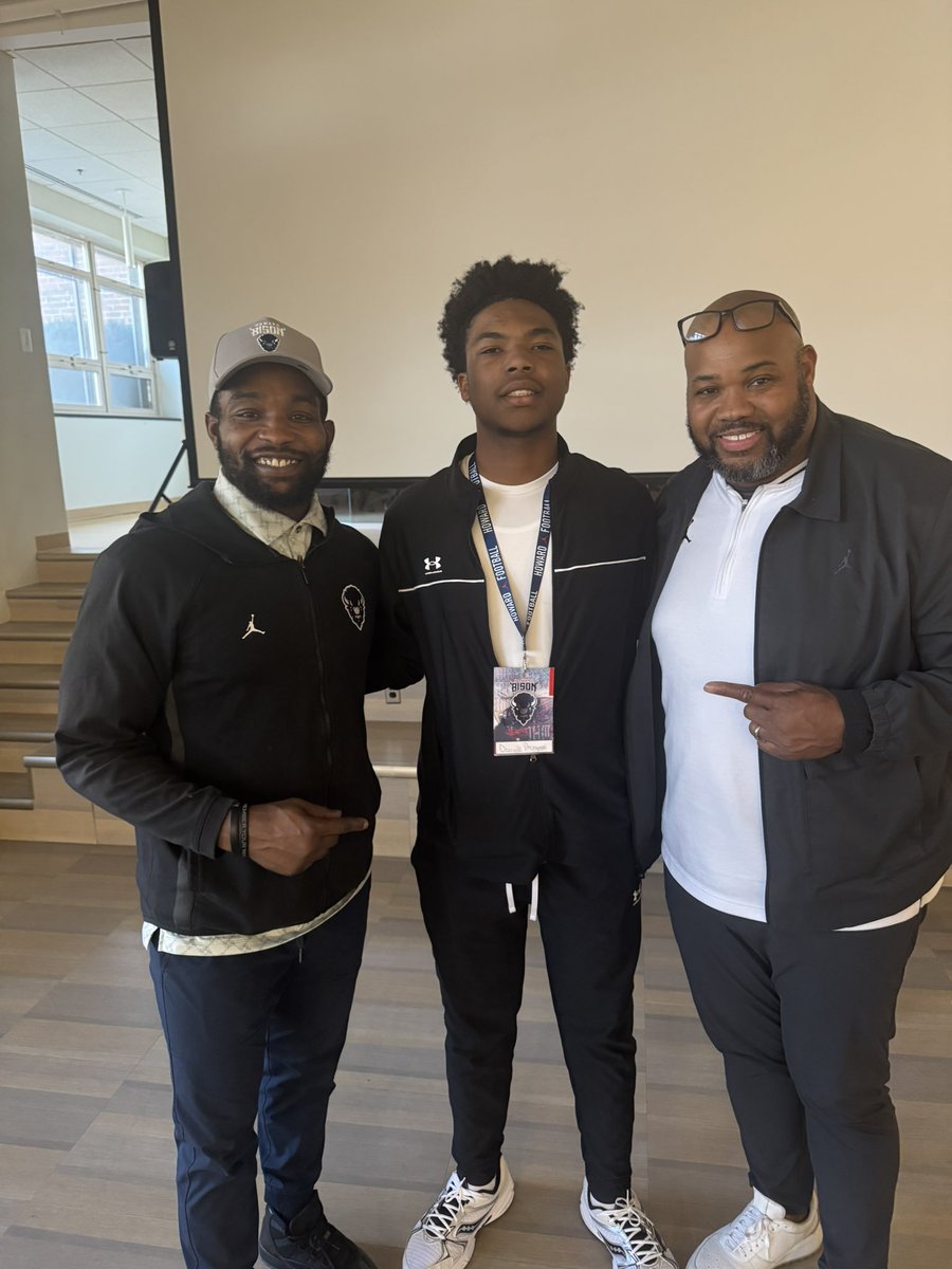 Derrick Thompson tweet media
