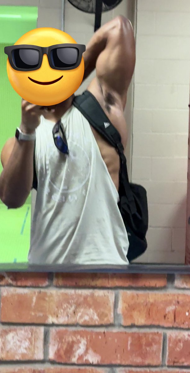 Svllater tweet media