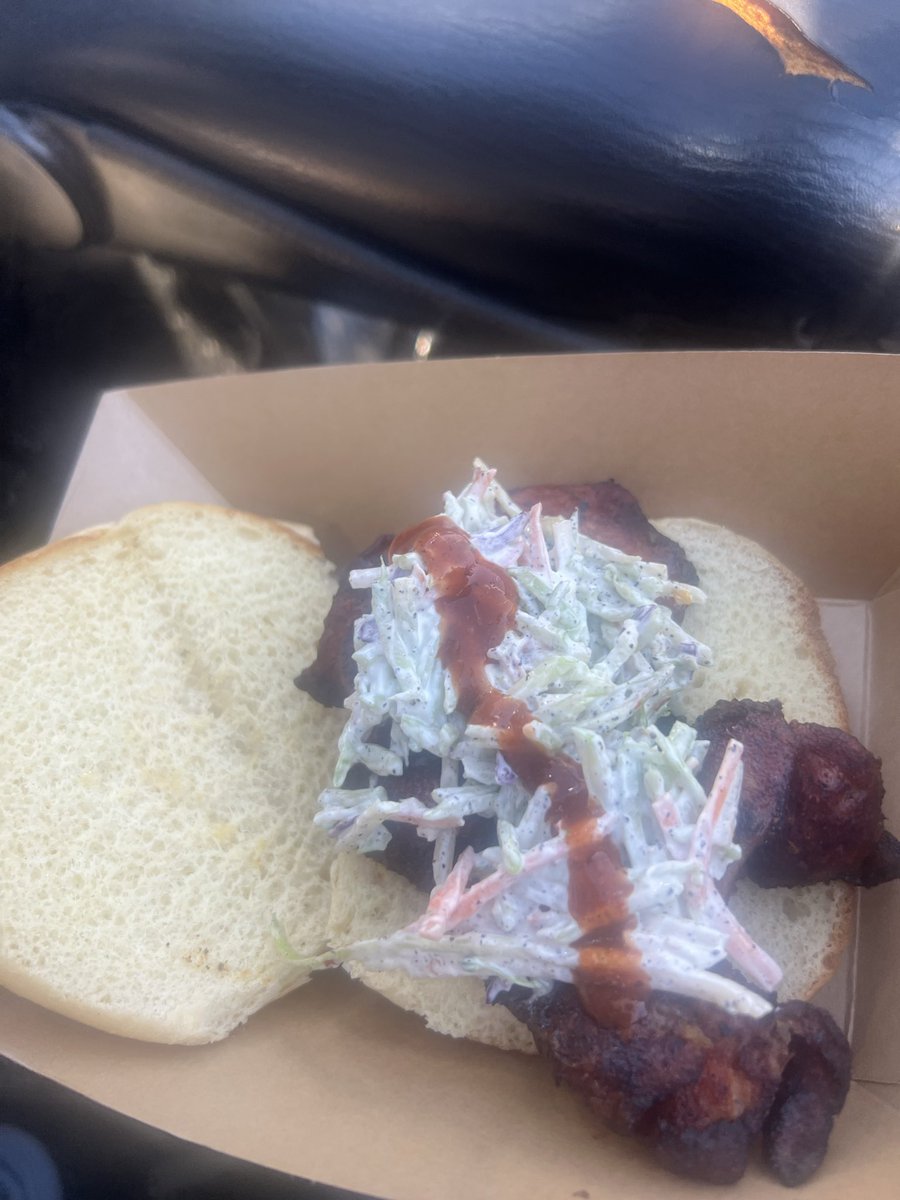 Lounge dawg(I am emotionally scarred) tweet media