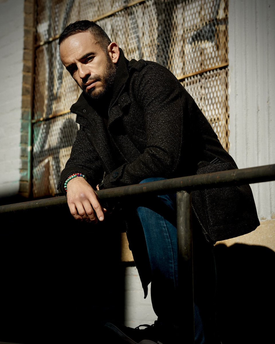 guillerivan's tweet image. They say timing is everything… but what if time is broken?

Something big is coming. Stay close. 👁️‍🗨️

#GuillermoIvan #ComingSoon #FilmTwitter #SciFiThriller #OnSet #IndieFilm #ActorsLife #Filmmaking #NewProject #StayTune