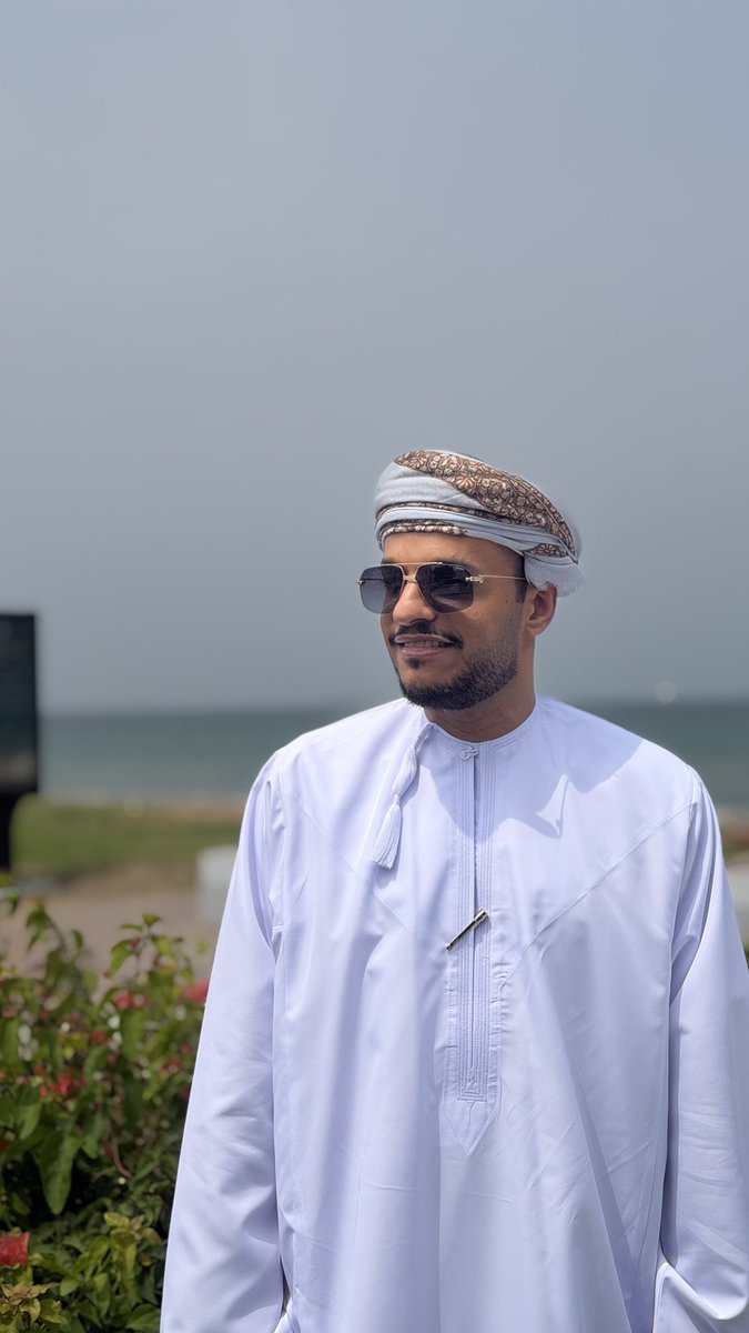 - عيدكـم مبـارك ، و آيـامُكـم سعيـدة 💫