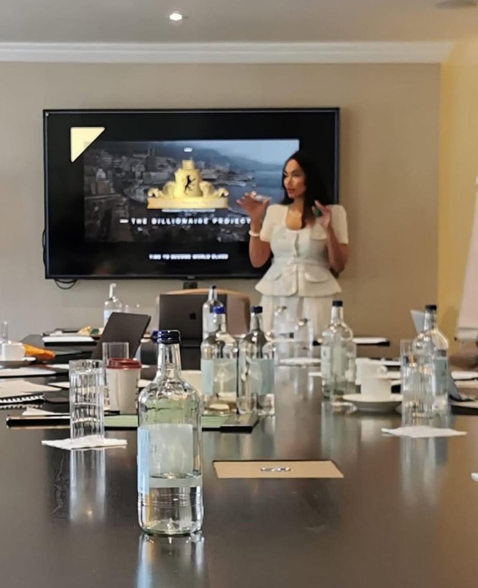 NesbittN56154's tweet image. ❤️WHAT AN INCREDIBLE EVENT we had yesterday in a London private members club with a select, very VIP group of entrepreneurs

 I've included just SOME of my amazing audience in the pictures, I'll fill you in with the others in the days coming up😎.

#vcfund #fundmanager