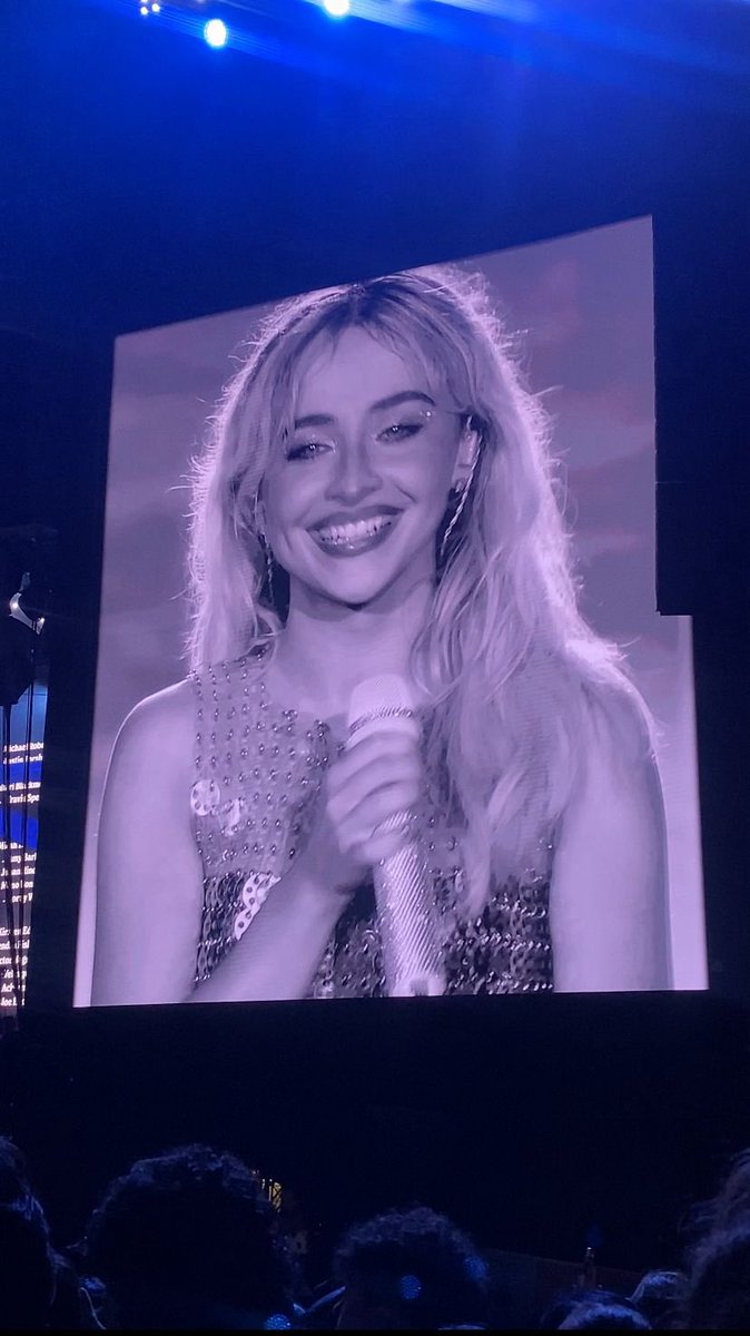 beagost1's tweet photo. @scarpenterbr @SabrinaAnnLynn @TeamSabrina ❤️ https://t.co/DgPcccpr7T