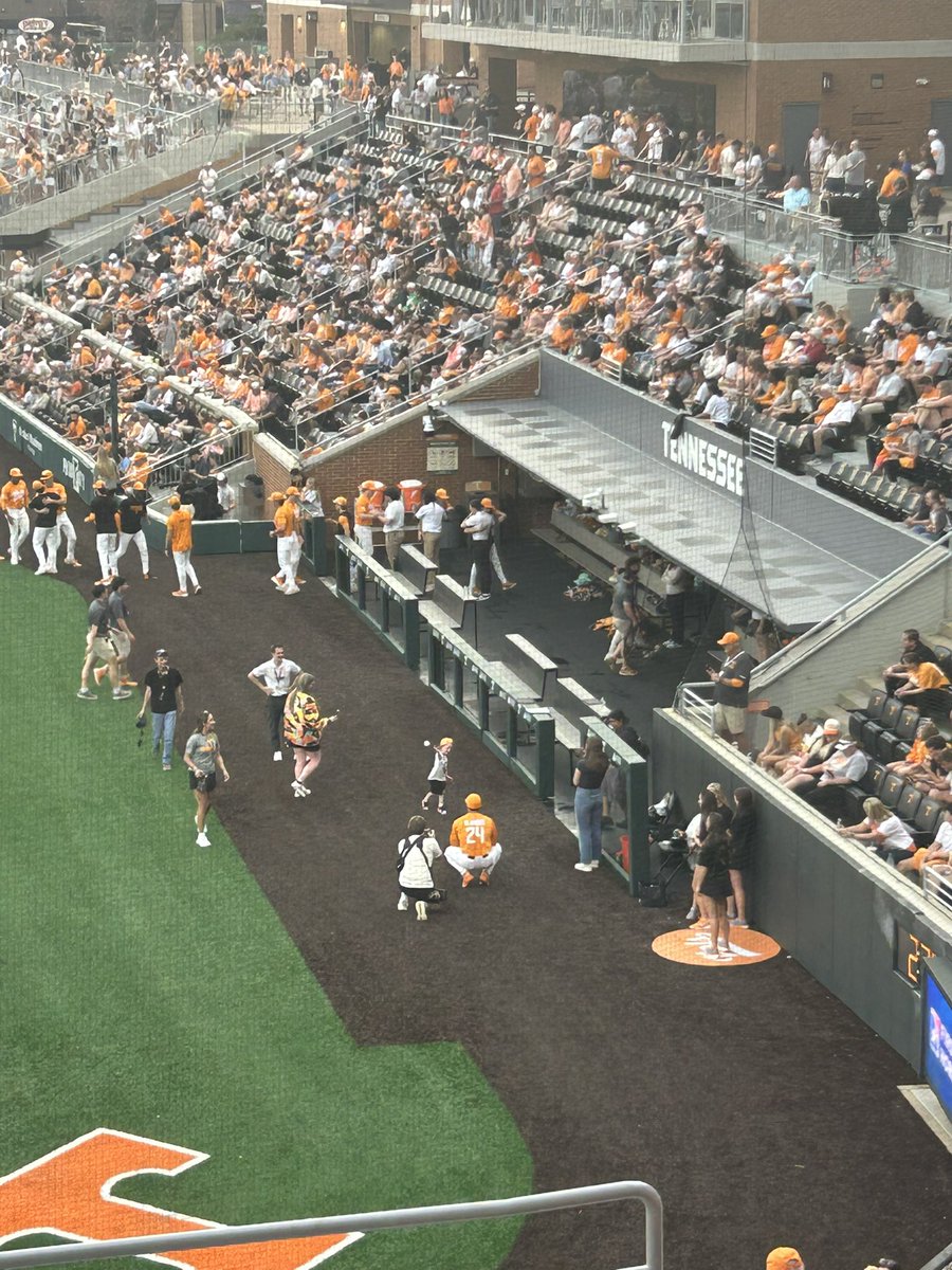 anthebaker tweet media