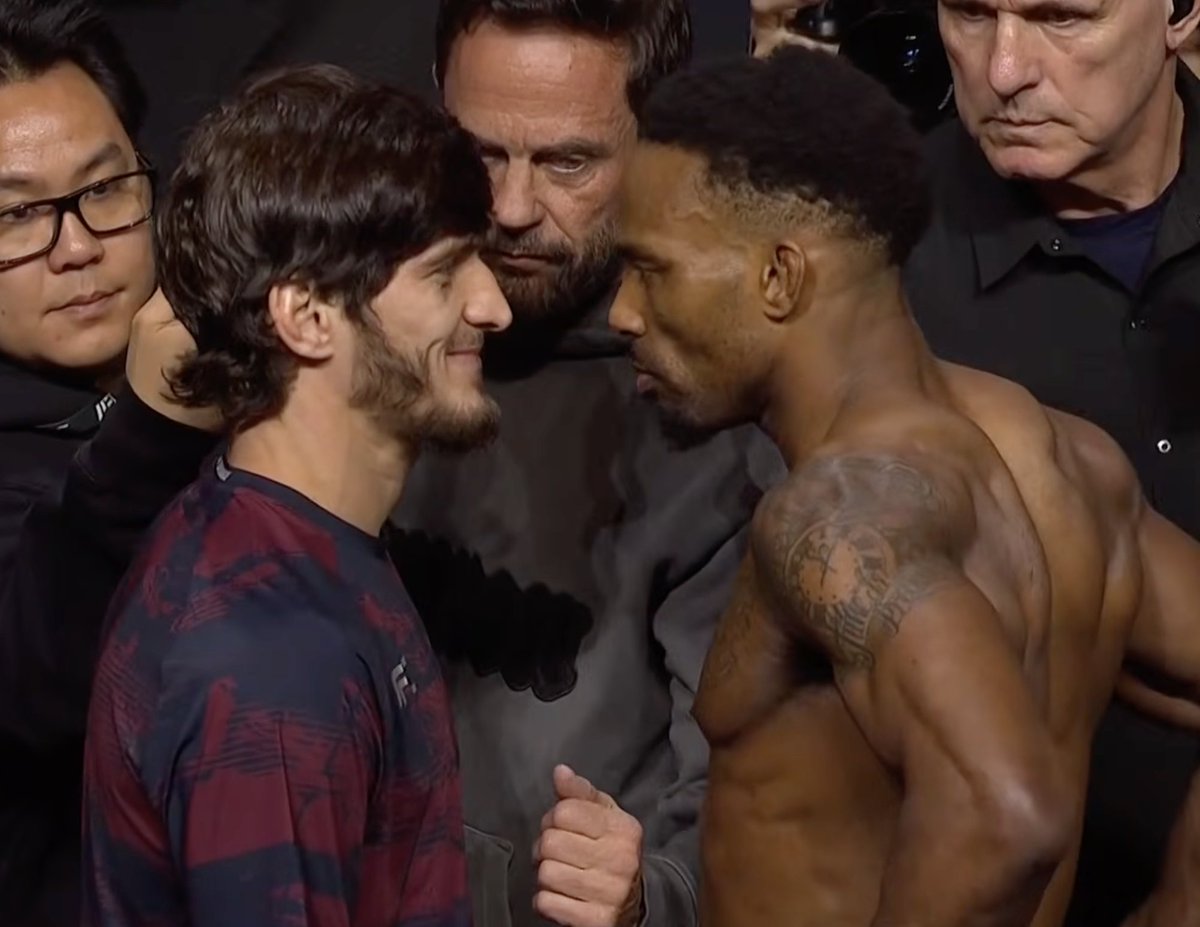 Main Card Minute tweet media