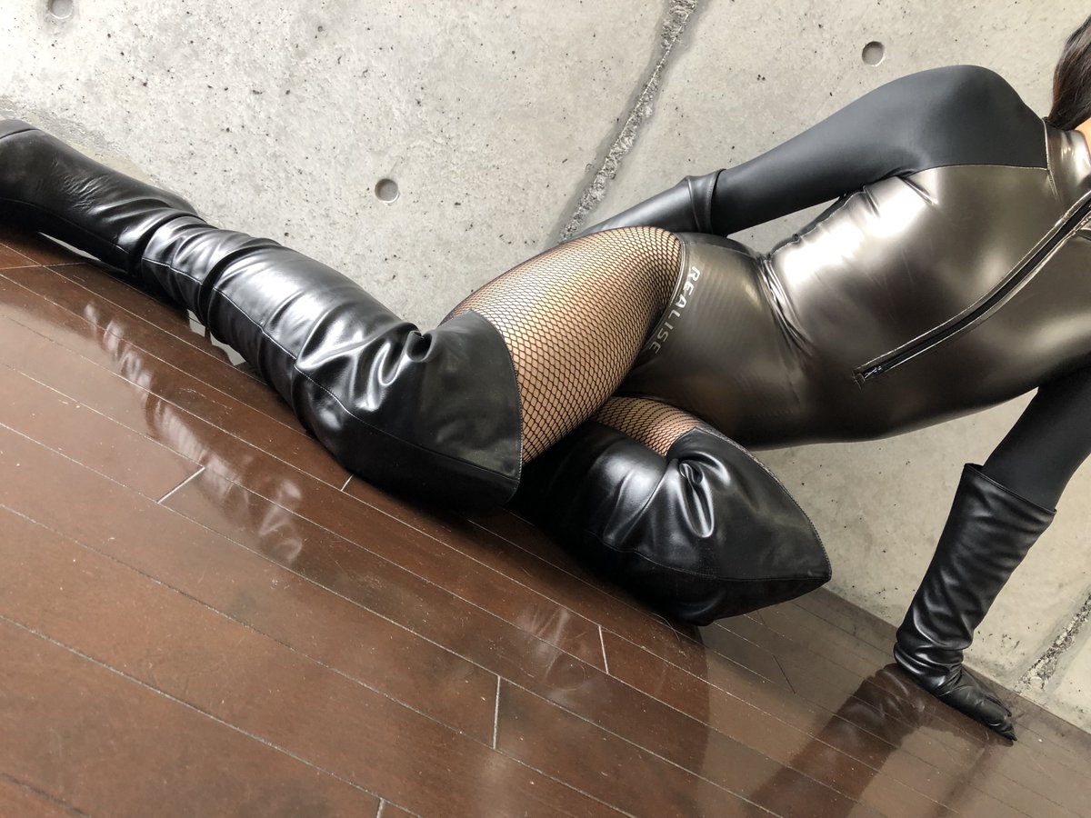 𝒑𝒆𝒓𝒔𝒐𝒏𝒂 tweet media