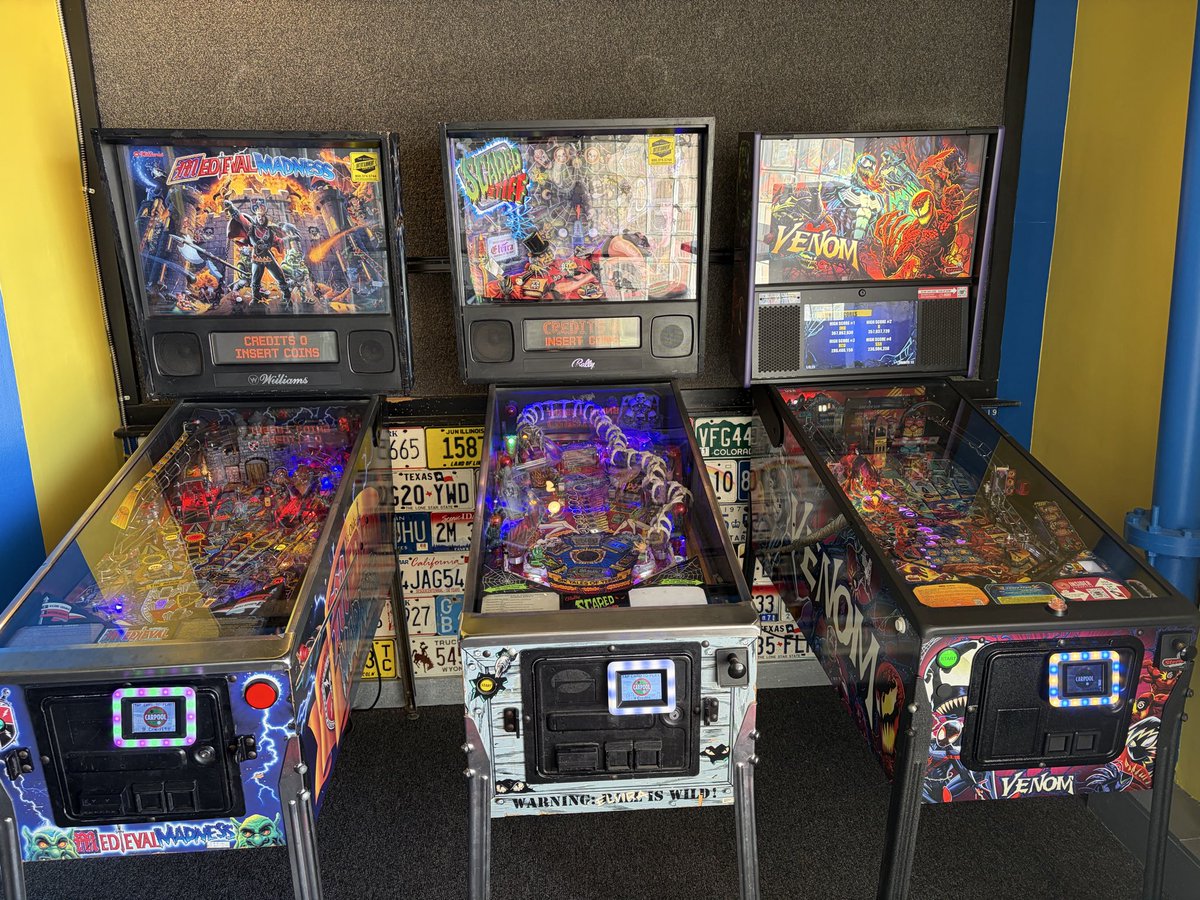 I was hyped to play some new machines I came across in the wild…unfortunately two of them were straight broken and the third couldn’t read my game card.

When you find a place with well-maintained machines, don’t take it for granted. They need your love. ✨