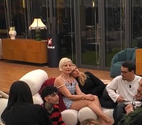 sara💚🍏 tweet media