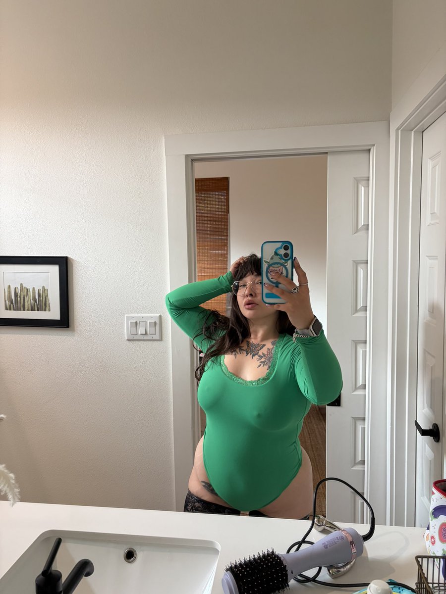 Fun4lizz Goddess tweet media