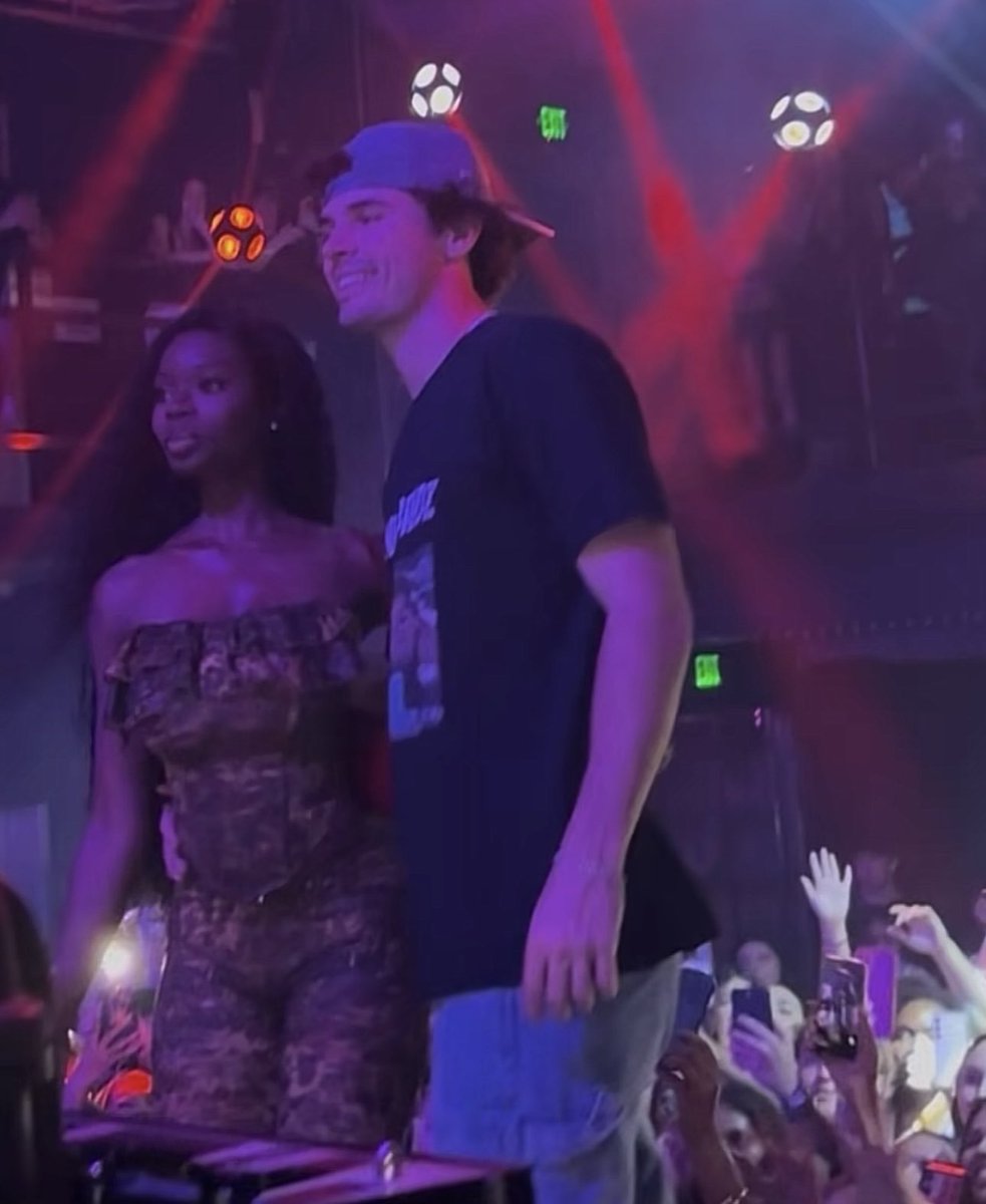 Adilene🖤 tweet media