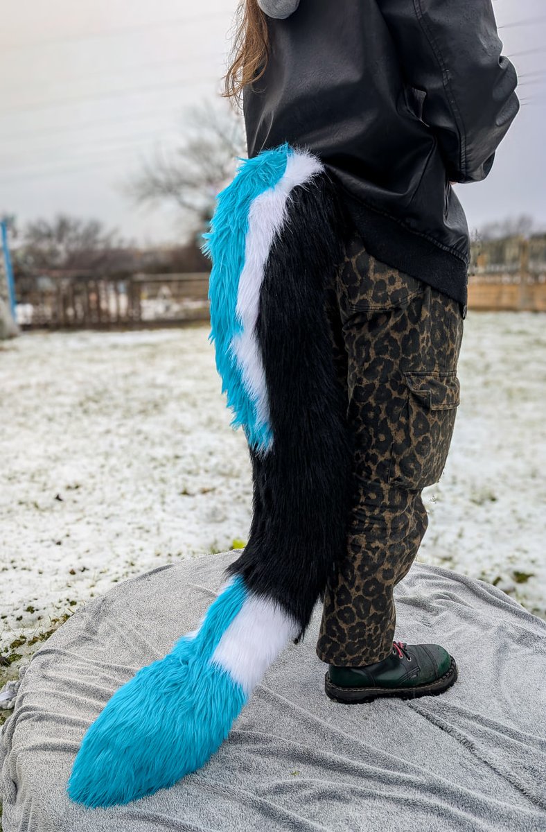 MakeYourTail's tweet photo. Nardoragon is a fluffy dragon 🐉 species you usually find in VRChat… but it looks like one might’ve migrated 👀 we spotted one in our backyard on a cold morning!

If you want a tail - we’ve got you covered.

➡️ https://t.co/HH1xaThKHp
 or mail us at:
📩 contact@makeyourtail.com https://t.co/ANPowRFYHz
