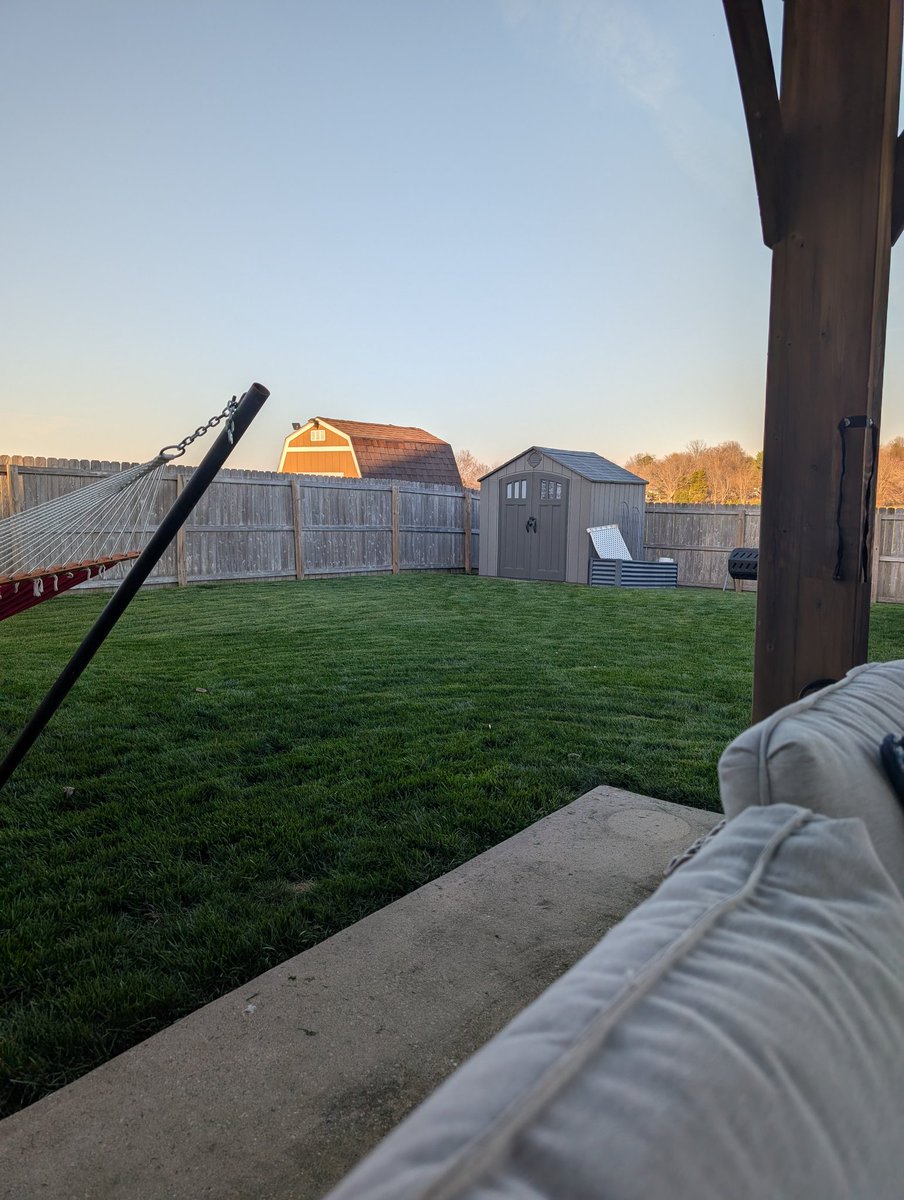 h00sier_DZ's tweet image. 2nd mow of the year. Grass looking peak #dadgoals #mowing