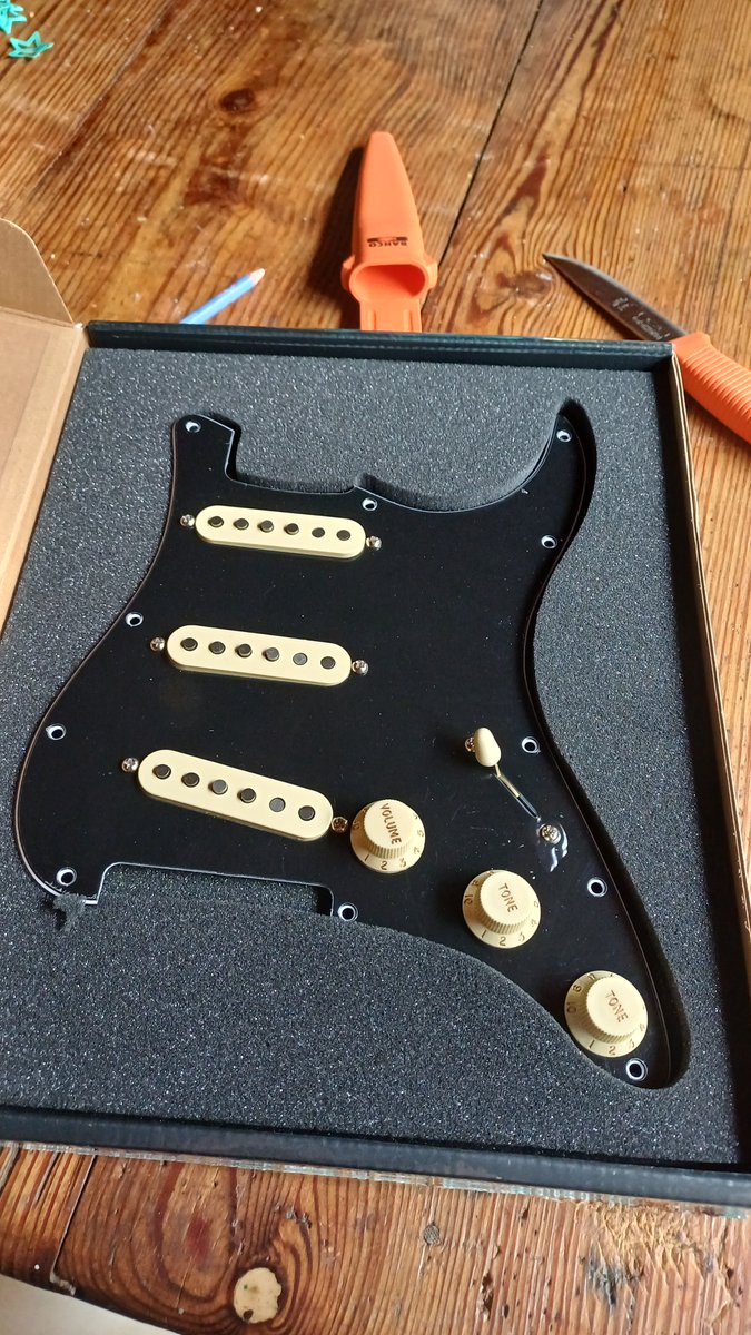 martin ⬜️🟥⚓️ 🎸 tweet media