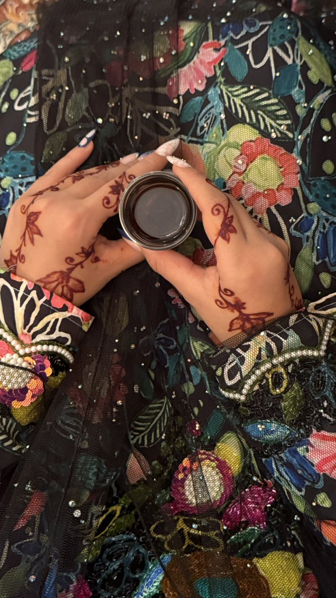 ضُـحـى tweet media