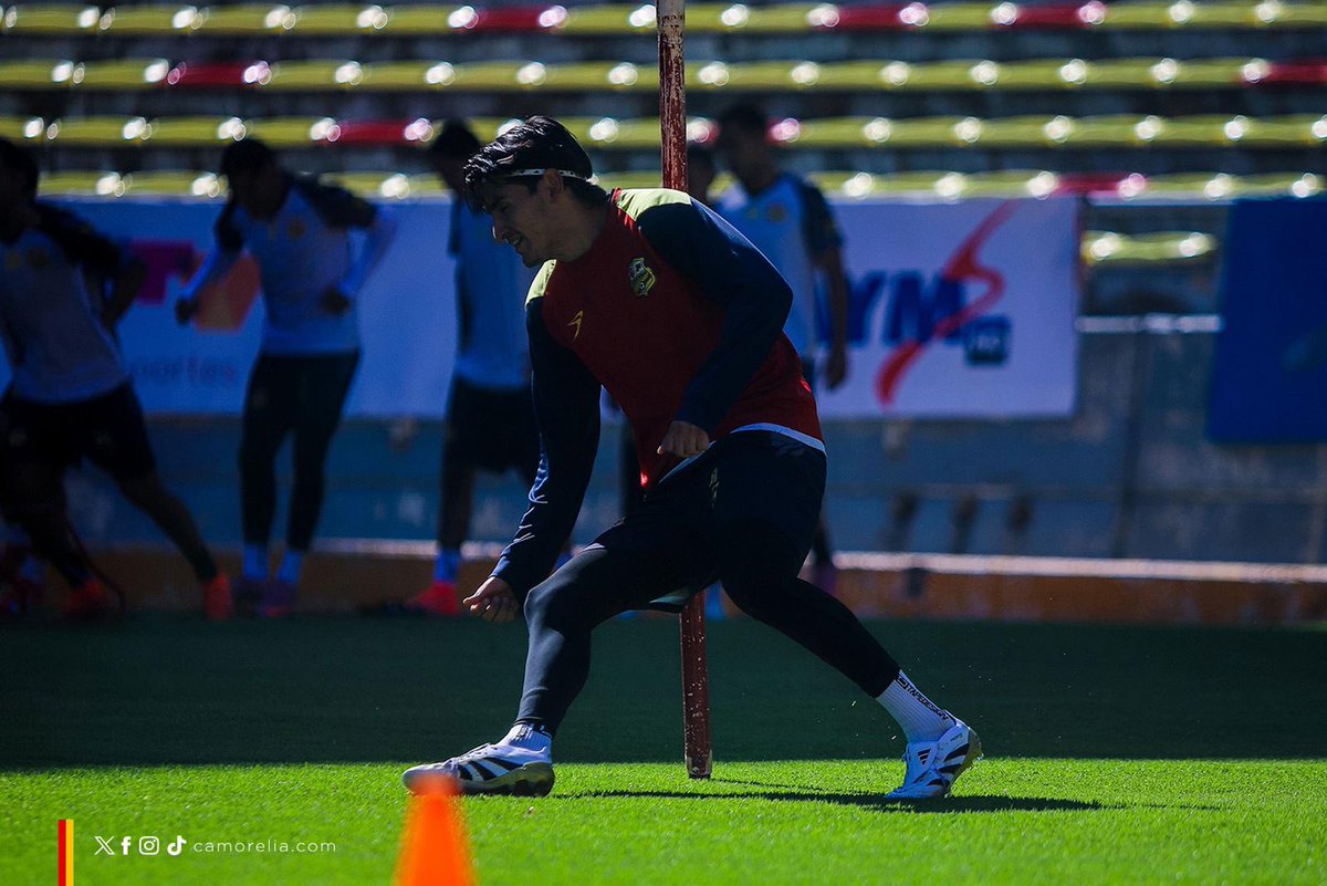 C_A_Morelia's tweet photo. Cerramos preparación, ultimo entrenamiento antes de enfrentar a @TapatioCD 🤟

#DelCanarioSoy https://t.co/ZAgCgS0J4r