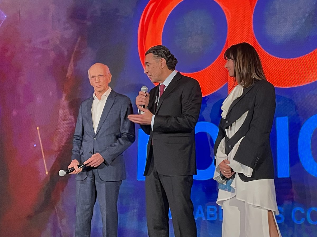 Claudia Arellano tweet media