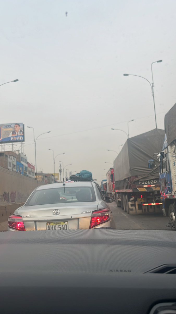 opalalzamora's tweet photo. @PoliciaPeru @serenazgo @MuniLima @ATU_GobPeru  por favor hace dos horas en el cruce del by pass de Ceres @Municipalidad @Francovidalok https://t.co/mdQhzcuNKZ