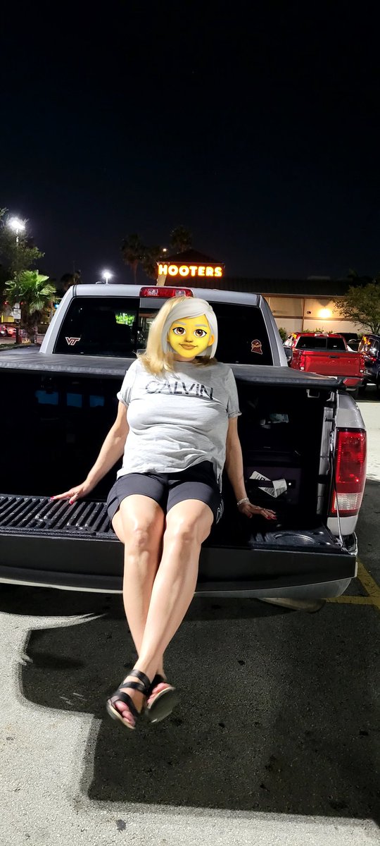 al_peg3's tweet photo. Friday night in Miami... showing those boobs!! https://t.co/4ZAxc0lDVl