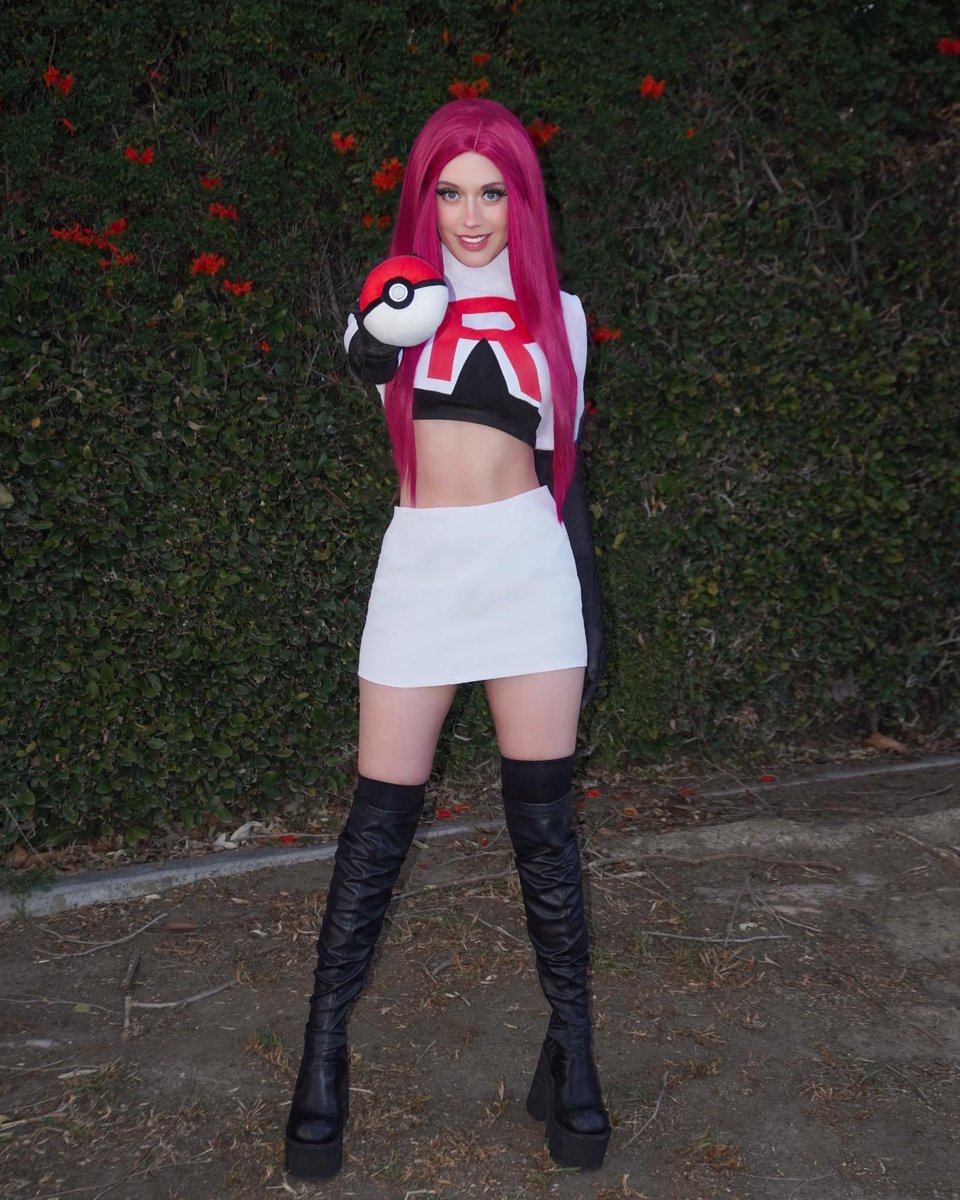 Corrupted Pokeslut Pump Pet tweet media