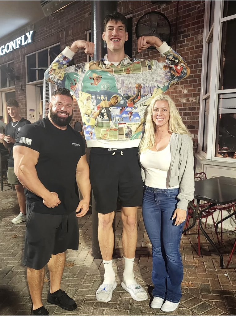 NCAA March Madness tweet media