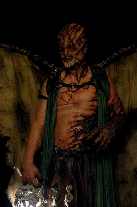 HHN Lore 🎪 tweet media