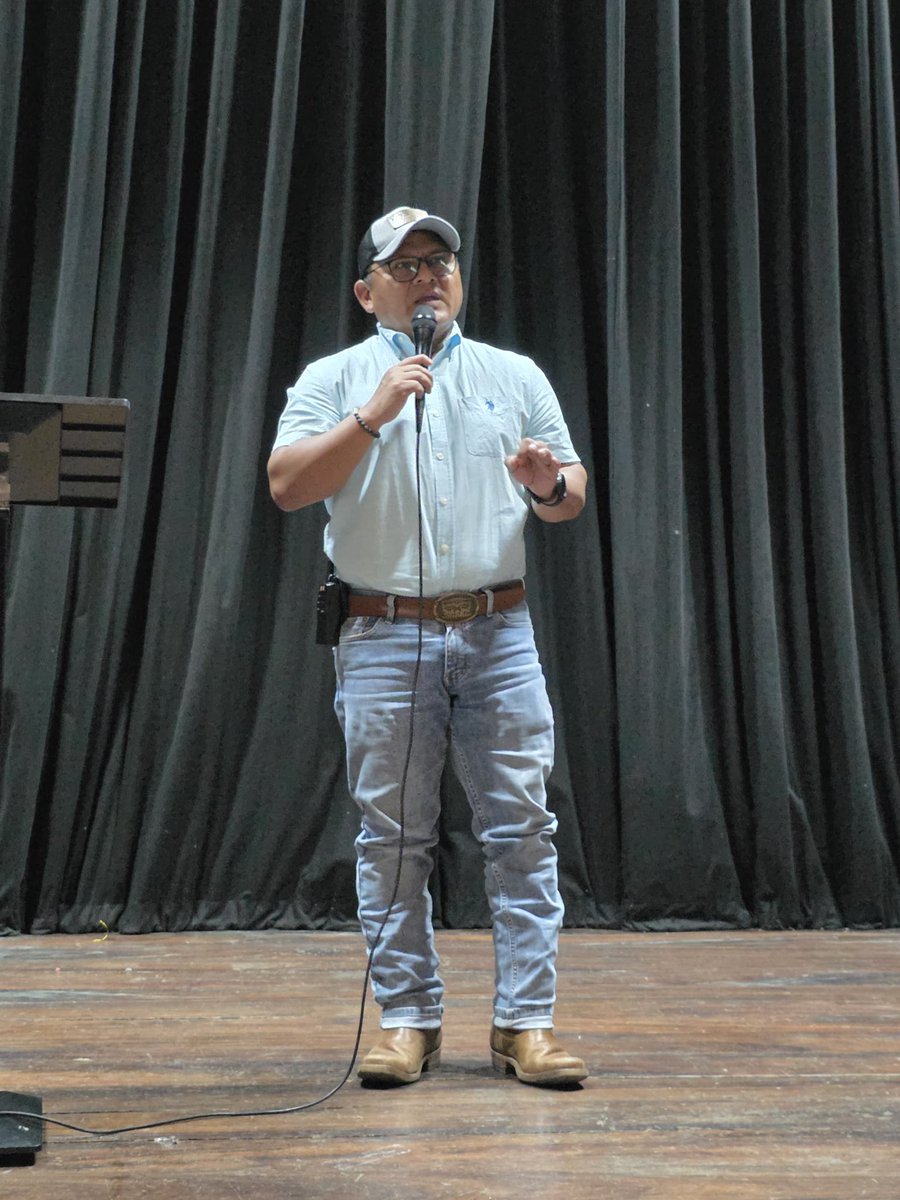 🇸🇻🔵 #Sábado21DeMarzo 

Este día sábado continuamos nuestro trabajo, a esta hora de la tarde nos encontramos en una reunión con amigos de diferentes comunidades del distrito de Ahuachapán, Municipio de Ahuachapán Centro, donde abordamos temas clave de administración política y el