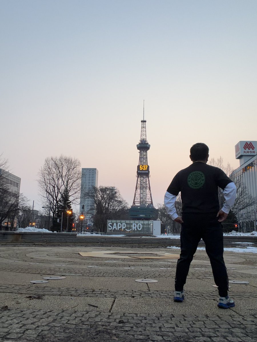 まこりん tweet media