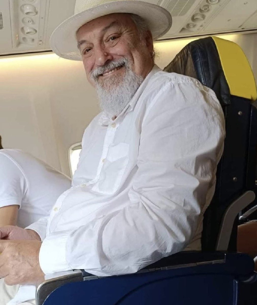 "Oggi fatico a spiegare ai miei figli perché suonavo spesso gratis, perché il denaro non era al centro dei miei interessi. Credo che guarire dall'avidità sarebbe la più grande conquista per l'umanità"

Eugenio Finardi