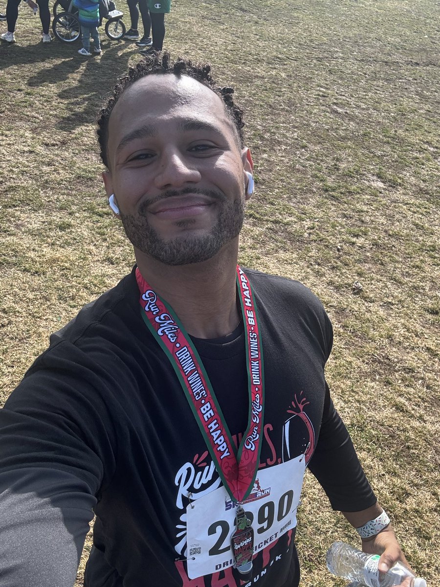 A_JayyH's tweet photo. First 5k in the books not bad 6th in my age group 27th of 404 overall https://t.co/wZ24aNTAoT