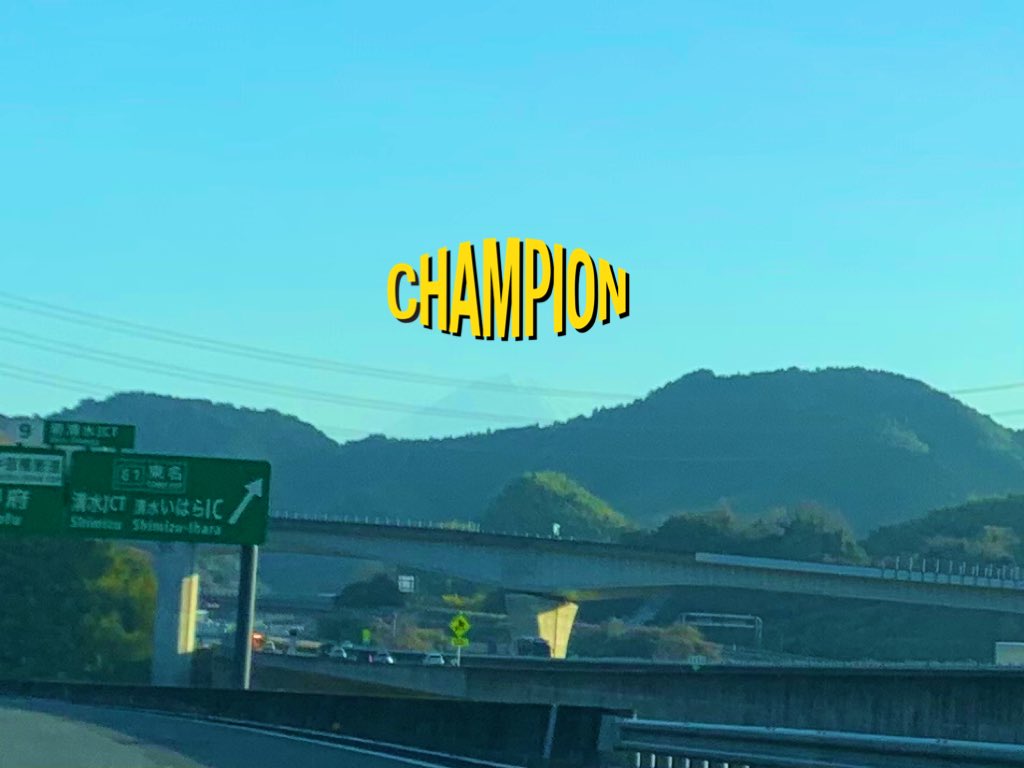 ☆★⭐️はぴはぴいぇい💕⭐️★☆

昨日の夜にまた大好きなRinちゃん💕からプレゼントいただいたの❣️☺️💕

今回はずっと欲しかったドラクエに出てくるエンゼルスライムのマグカップ❣️☕️✨

早速開けてみたらRinちゃんのメッセージ付きで入ってたよ🥰✨

マグカップを手にとってみると〜