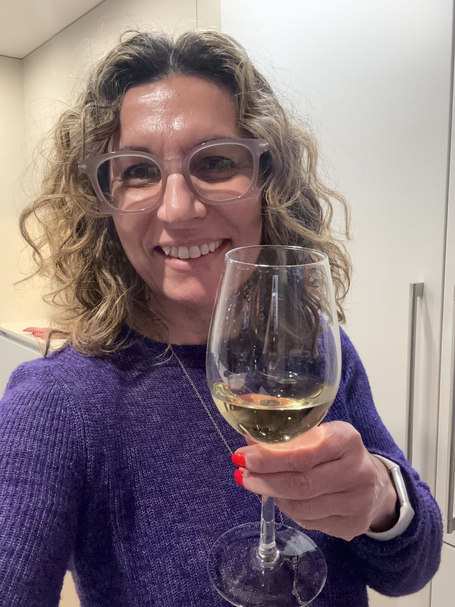 Lipstick & Heels tweet media