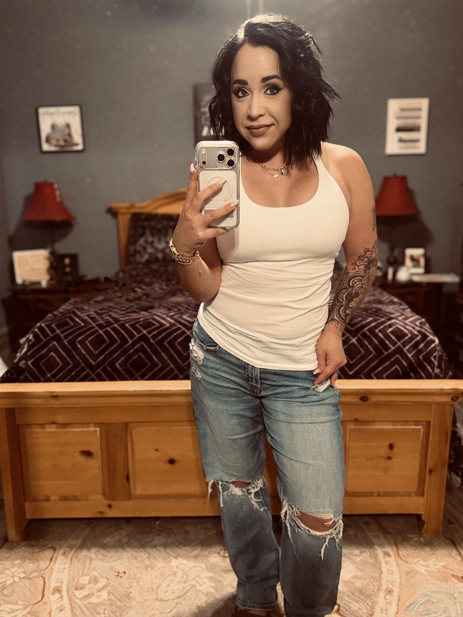 It’s going to be a great night! ✨🤍 #prebirthdayvibes