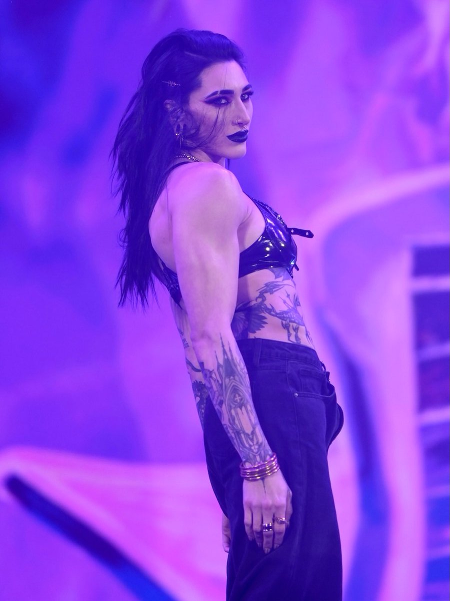 𝗟𝗔𝗗𝗬 𝗥𝗜𝗣𝗟𝗘𝗬 𝓫𝓮𝓵𝓲𝓮𝓿𝓮 𝓲𝓽 or not . tweet media