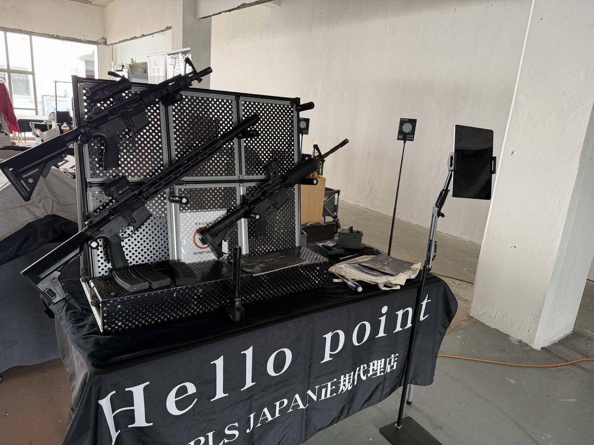 Hello point tweet media