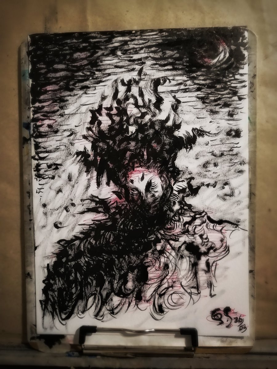 Luna corniculata 🌙
.
#ink #scribbling