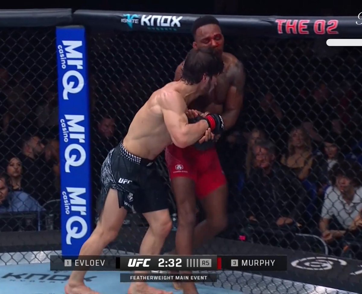 H2Blacko's tweet image. Movsar Evloev showing a masterclass in London against Murphy #UFC