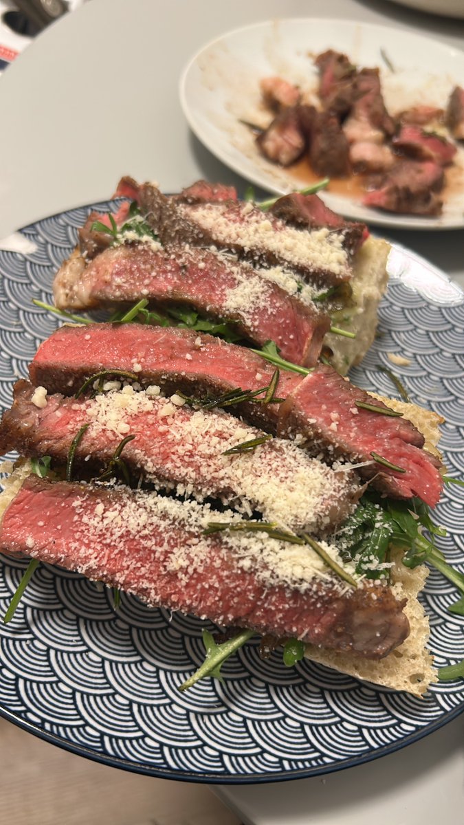 Schrödingers Arschfotze tweet media