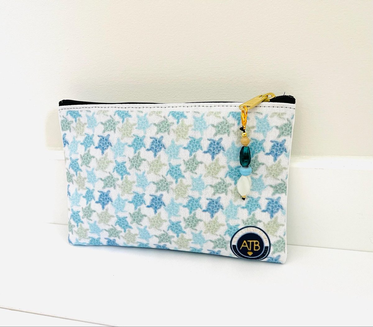 AlicesTreasureb's tweet image. alicesbox.etsy.com/listing/436307… 
Only one left 
#TurtleBag #TravelBag #HandmadeBag #MakeupBag #ShopSmall #BuyLocal #etsy #etsygifts #etsysale #EtsyHandmade #etsyfavorites #etsylove #EtsyShop