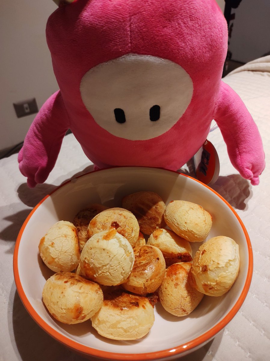 lastflik's tweet image. Pao de queijo #FallGuys