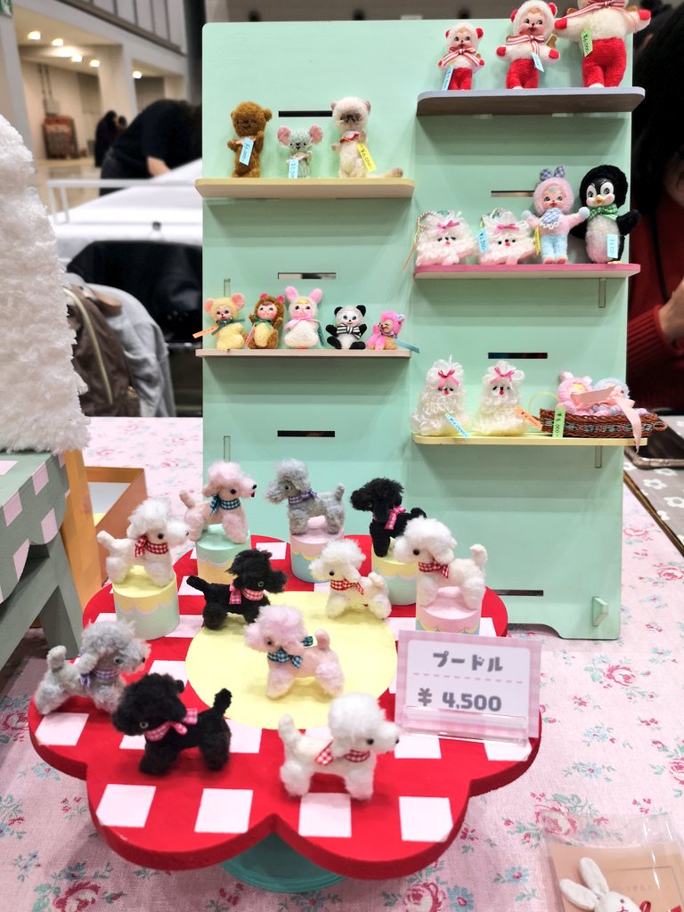 アイドールありがとうございました！
お買い上げ頂きました皆さま、足を運んでくれた皆さまありがとうございました💕
リクエスト頂きましたクッションも編みますのでお楽しみに♪
委託販売させて頂いたリリュル様 <a href="/riryuru/">リリュル</a> に感謝です！
お友だちにも会えて楽しい１日でした♪
#kumukuku
#cocoriang