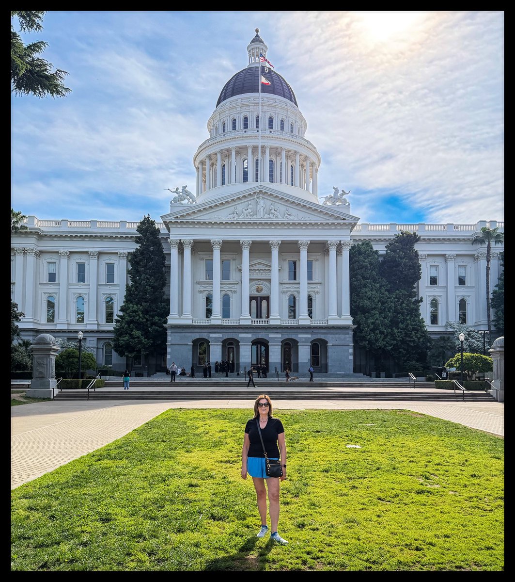 serenity67's tweet image. When in #Sacramento 
Golden day on the Golden State 😍💛🫡