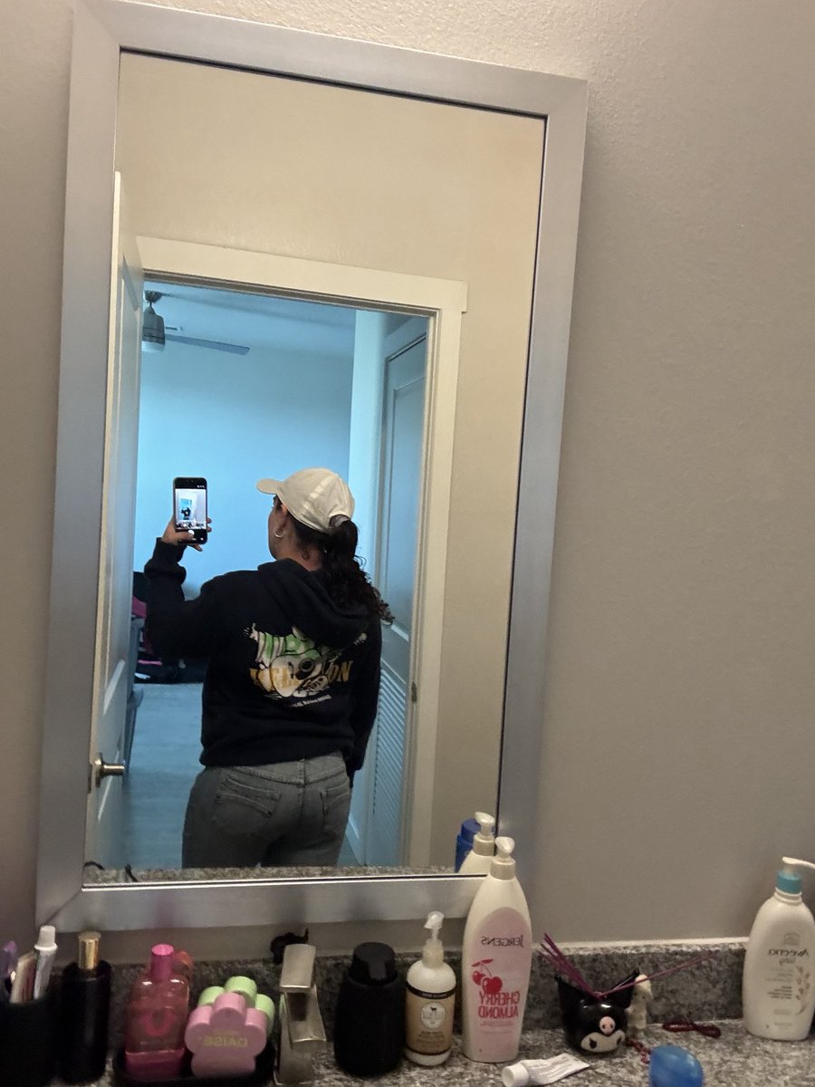 feelzndthrillz tweet media